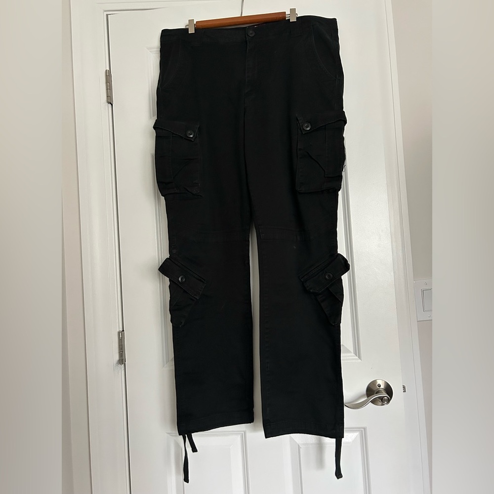 Men's Black Cargo Pants - Size 36 waist